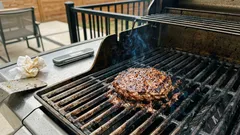 Why Grill Burgers Dry Out (and the Timing and Temps That Keep Them Juicy)